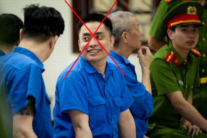 Trong suốt phiên tòa, Bùi Đình Khánh giữ thái độ bình tĩnh, trả lời rành mạch các câu hỏi của HĐXX.