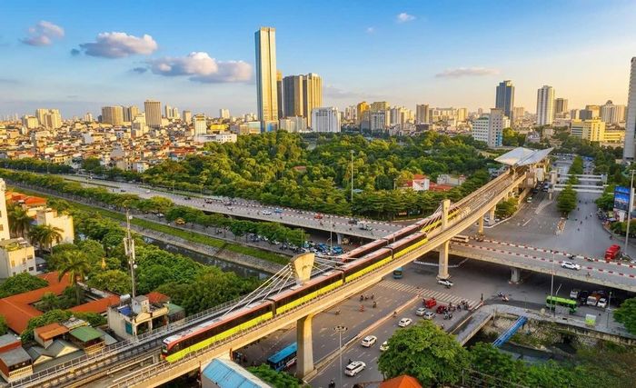 Quy hoạch tổng thể Thủ đô tầm nhìn 100 năm, Hà Nội sẽ nghiên cứu đầu tư các tuyến đường sắt đô thị kết nối với các địa phương trong vùng Thủ đô và vùng đồng bằng sông Hồng. Ảnh: Phạm Hùng