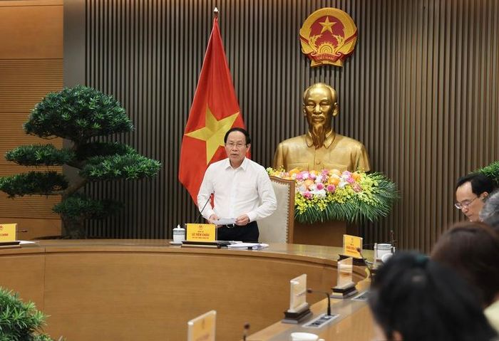 Phó Thủ tướng khẳng định đầu tư xây dựng các trường phổ thông nội trú liên cấp tiểu học và trung học cơ sở tại các xã biên giới đất liền là nhiệm vụ chính trị đặc biệt quan trọng được Bộ Chính trị, Tổng Bí thư, Chủ tịch nước Tô Lâm trực tiếp quan tâm chỉ đạo - Ảnh: VGP/Thu Sa