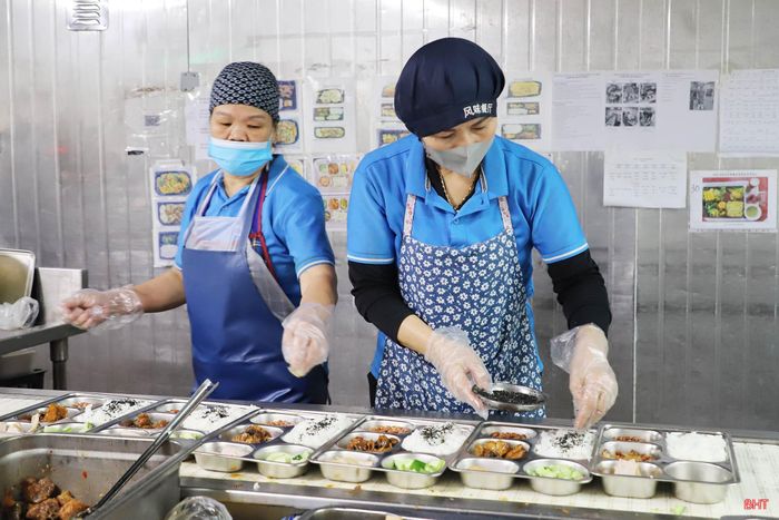 Phần lớn nguồn cung thực phẩm phục vụ các bếp ăn của doanh nghiệp lớn trên địa bàn Hà Tĩnh được nhập từ các tỉnh, thành khác.