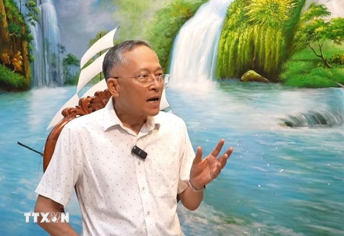 Tiến sỹ Nguyễn Việt Hùng, nguyên Trưởng khoa Xây dựng Đảng, Học viện Cán bộ Thành phố Hồ Chí Minh cho rằng sức mạnh văn hóa chính là sức mạnh nhân văn đã giúp dân tộc ta chiến thắng các thế lực đế quốc hùng mạnh. (Ảnh: Hữu Duyên/TTXVN)