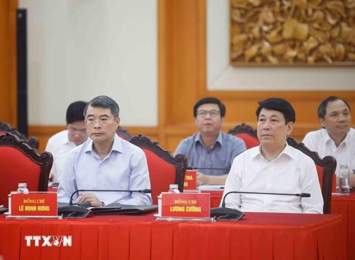 Các đồng chí lãnh đạo, nguyên lãnh đạo Đảng, Nhà nước tham dự. (Ảnh: Thống Nhất/TTXVN)