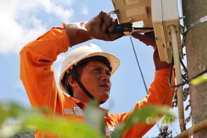 Ngành Công Thương đã góp phần hoàn thiện hạ tầng thương mại, đưa điện lưới quốc gia đến hầu hết vùng sâu, vùng xa. Ảnh: Hiền Mai