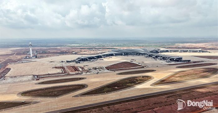 Sân bay Long Thành đang chạy đua tiến độ để đưa vào khai thác giai đoạn 1 vào cuối năm 2026. Ảnh: Phạm Tùng