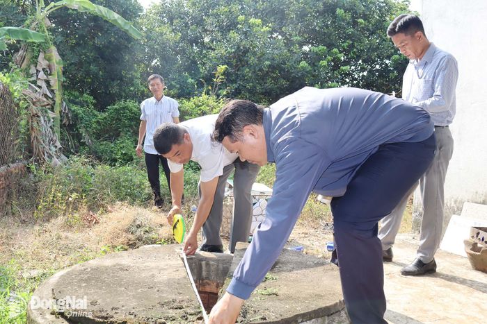 Công tác kiểm kê đất đai, tài sản để lập phương án bồi thường, hỗ trợ khi thu hồi đất tại xã Hưng Thịnh. Ảnh: Hoàng Lộc