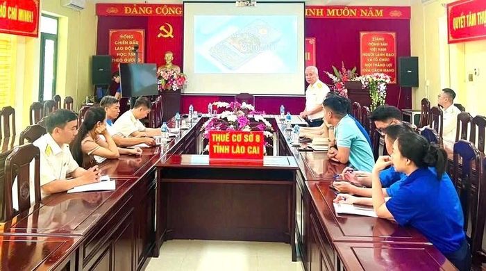 Ngành thuế triển khai cài đặt ứng dụng eTax Mobile.
