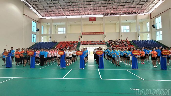 Các đoàn vận động viên tham gia ngày hội.