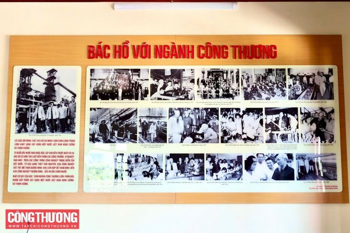 Thông tin về sơ đồ tổ chức, những phần thường cao quý của ngành Công Thương và hình ảnh quý của Bác Hồ với ngành Công Thương được trưng bày trang trọng tại không gian truyền thống