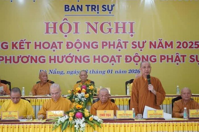Hòa thượng Thích Phước Minh phát biểu tại Hội nghị tổng kết Phật sự năm 2026 của Ban Trị sự Phật giáo TP.Đà Nẵng - Ảnh: Nguyên Hà