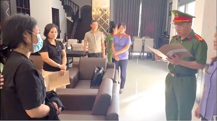 Cơ quan điều tra thi hành lệnh khám xét nơi ở của Lê Thị Thảo.