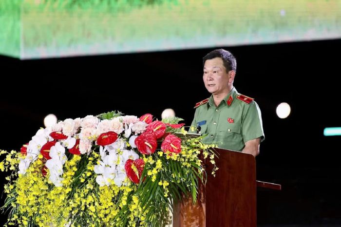 Thiếu tướng Bùi Quang Bình, Giám đốc Công an TP Hải Phòng phát động hưởng ứng cuộc thi "Tổ quốc bình yên" do Bộ Công an triển khai.