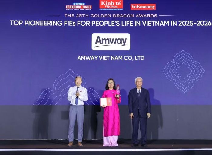 Bà Trần Mộng Kiều - Giám đốc Tài chính, Chuỗi cung ứng & Trải nghiệm khách hàng nhận giải thưởng Rồng Vàng 2026 ở hạng mục: "Doanh nghiệp FDIs có tăng trưởng liên tục và bền vững".