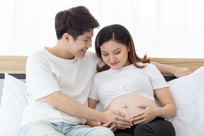 Sự quan tâm, chia sẻ của người chồng rất quan trọng giúp ngăn ngừa trầm cảm cho người phụ nữ.