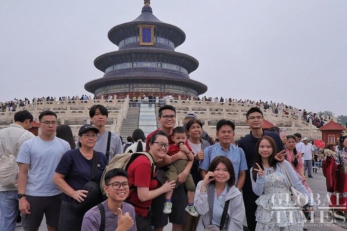  Thiên Đàn có diện tích lên tới 273 ha, rộng gấp 5 lần Tử Cấm Thành, với bố cục gồm hai vòng tường thành hình vuông lồng vào nhau. Khu vực Điện Kỳ Niên có kiến trúc trung tâm là tòa điện lớn hình tròn có ba tầng mái, nằm trên đài đá hoa cương cao ba tầng. Ảnh: Global Times. 