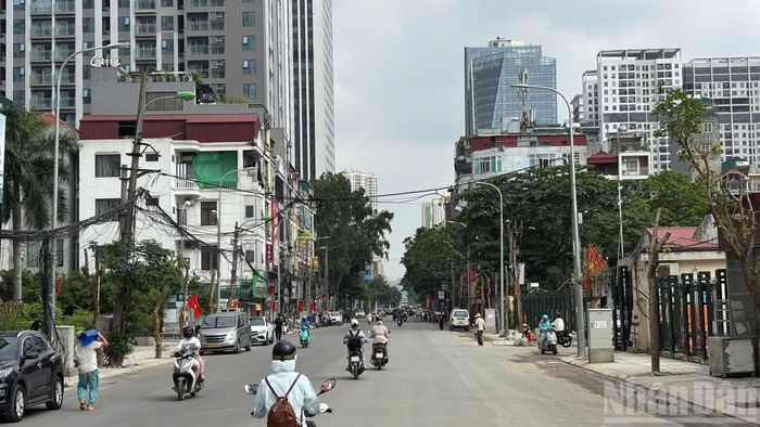 Việc cải tạo, mở rộng đường Nguyễn Tuân đang tạo nên những chuyển biến tích cực về hạ tầng và diện mạo đô thị. Khi dự án hoàn thành toàn bộ, tuyến phố được kỳ vọng sẽ góp phần giảm ùn tắc giao thông, nâng cao chất lượng sống của người dân và thúc đẩy phát triển kinh tế-xã hội khu vực phía tây nam Thủ đô.