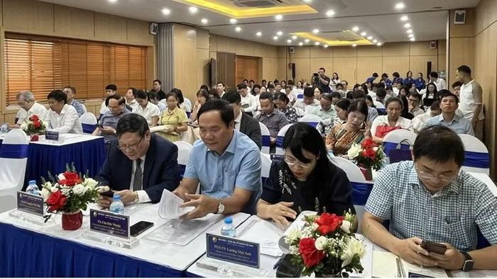 Các đại biểu tham gia hội thảo.