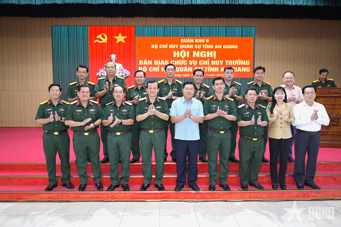  Các đại biểu dự hội nghị. 