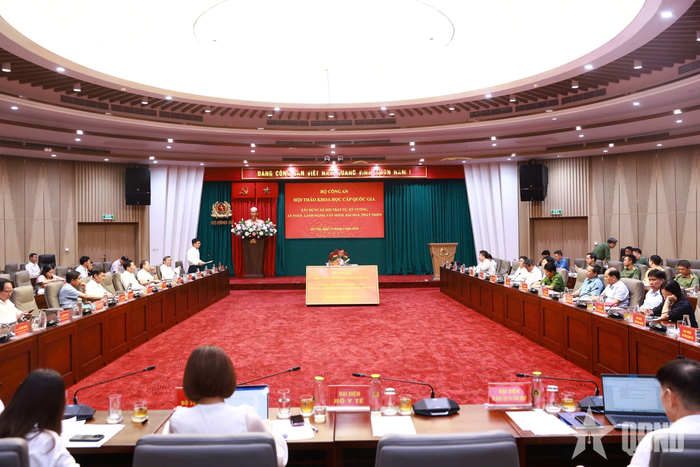  Quang cảnh hội thảo.