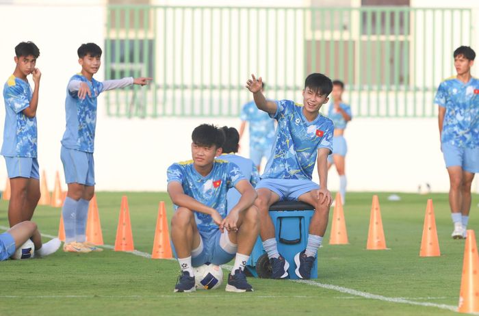 Chiều 14/5 theo giờ địa phương, U17 Việt Nam trở lại sân tập tại Jeddah để chuẩn bị cho trận tứ kết gặp U17 Australia tại VCK U17 châu Á 2026.