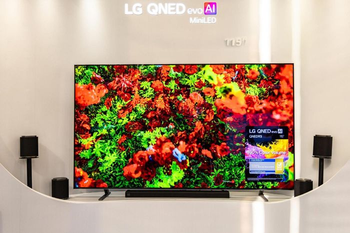 LG QNED evo AI kích thước 115 inch đáp ứng nhu cầu giải trí với rạp phim tại gia, không gian thể thao và gaming quy mô lớn