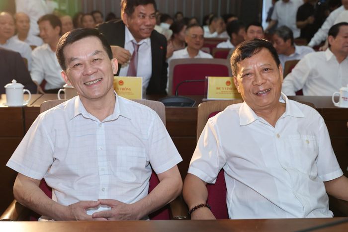 Nguyên Phó Chủ nhiệm Ủy ban Dân tộc Trần Lưu Hải và nguyên Thứ trưởng, Phó Chủ nhiệm Ủy ban Dân tộc Nông Quốc Tuấn tại buổi gặp mặt. Ảnh: Lê Anh Dũng
