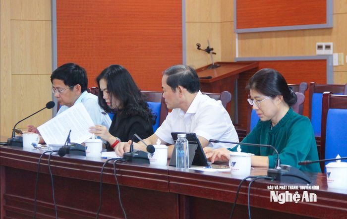 Lãnh đạo các ban HĐND tỉnh tham gia cuộc làm việc. Ảnh: Mai Hoa
