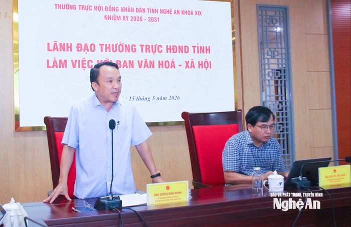 Lãnh đạo Thường trực HĐND tỉnh chủ trì cuộc làm việc. Ảnh: Mai Hoa