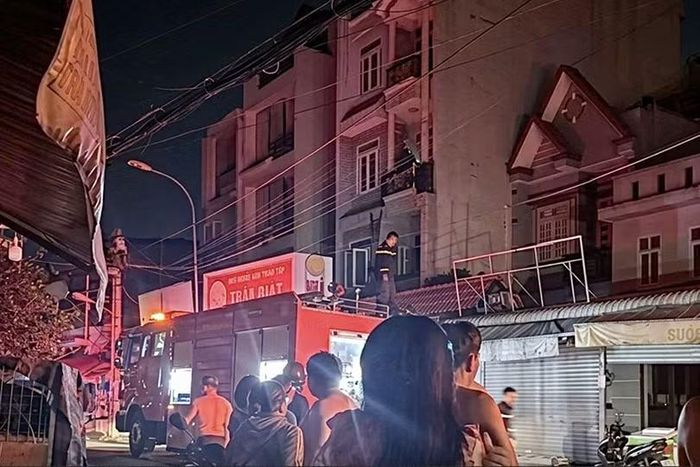Hiện trường vụ cháy nhà ở kết hợp kinh doanh địa chỉ 53E/1 đường Nguyễn Thị Thơi, phường Tân Thới Hiệp, TP Hồ Chí Minh (ngày 12/04/2026). Ảnh: Internet.