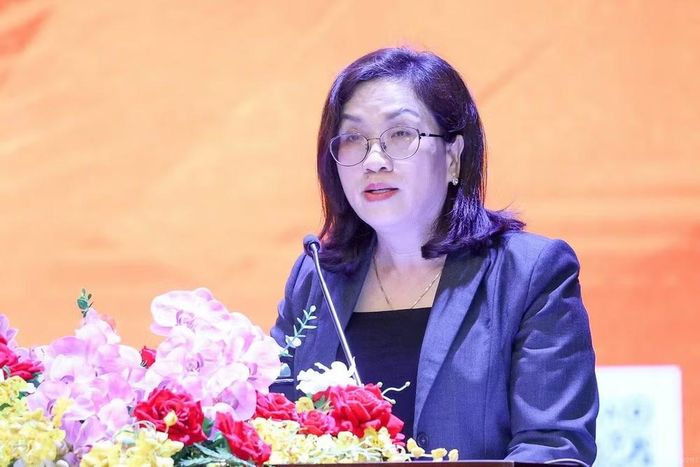 Bà Đinh Thị Mai, Phó Trưởng Ban Tuyên giáo-Dân vận Trung ương phát biểu.
