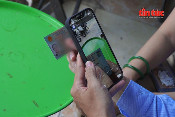 Ứng dụng được tích hợp với dịch vụ công, cho phép tự động cập nhật thông tin khi người dùng quét CCCD gắn chip.