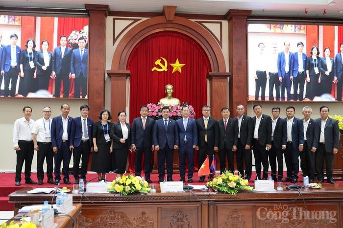 Các đại biểu tham dự hội nghị