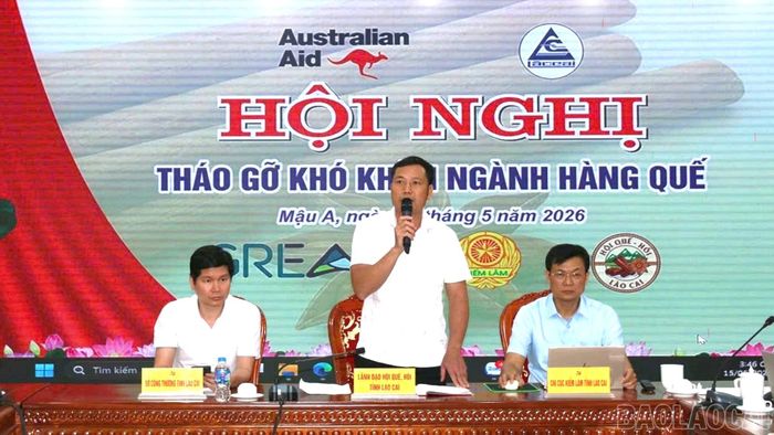 Lãnh đạo Hội Quế hồi tỉnh và các sở, ngành giải đáp các kiến nghị, vướng mắc của các doanh nghiệp, hợp tác xã.