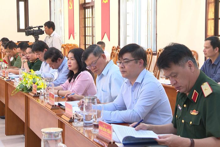 Lãnh đạo các sở, ban, ngành tại buổi làm việc