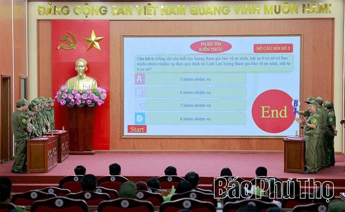Các đội tham gia phần thi Kiến thức.