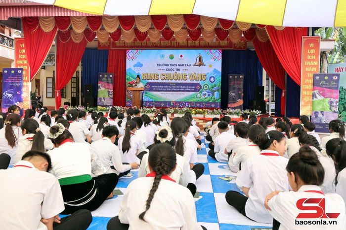 Cuộc thi “Rung chuông vàng” tại Trường THCS Nậm Lầu