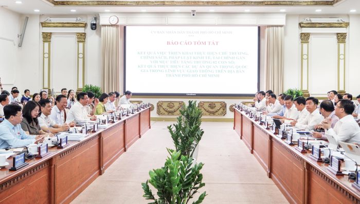 Quang cảnh cuộc làm việc