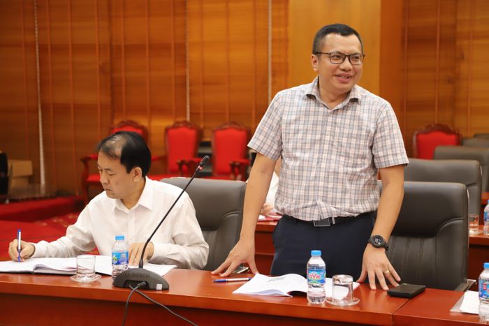 PGS.TS. Nguyễn Nghị Thanh, Học viện Hành chính và Quản trị công đóng góp ý kiến tại hội thảo.