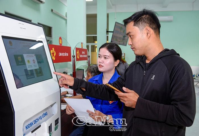 Người dân phường Bạc Liêu hiện nay có thể tự thực hiện một số bước trong quá trình đăng ký thực hiện thủ tục hành chính trực tuyến.