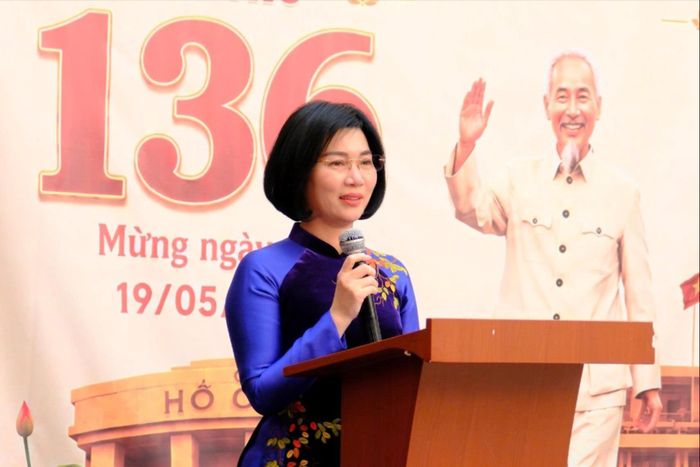 Chủ tịch HĐND Thành phố phát biểu tại Trường liên cấp số 14. Ảnh: Trần Quỳnh Mai