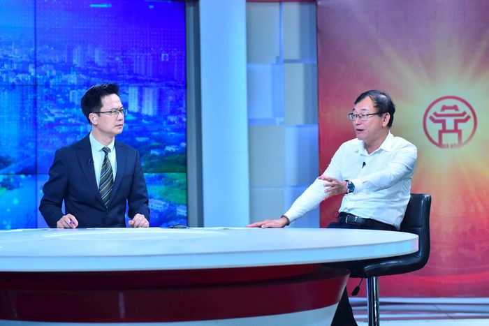 PGS. TS Nguyễn Quang Tuyến trao đổi tại chương trình. Ảnh: Phan Anh