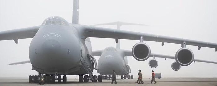 Máy bay vận tải C-5M Galaxy sẽ được thay thế bằng nền tảng Hàng không vận tải thế hệ tiếp theo (NGAL) đầy hứa hẹn, và dự kiến trong tương lai NGAL còn thay thế cả phi đội C-17A Globemaster III.