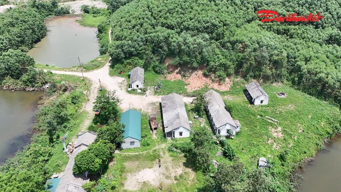 Theo ông Lê Quang Huy – Phó Giám đốc Sở Nông nghiệp và Môi trường Nghệ An, việc lập đề án đóng cửa mỏ và phục hồi môi trường là yêu cầu bắt buộc đối với các mỏ khoáng sản khi giấy phép khai thác hết hạn. Còn việc doanh nghiệp xin gia hạn hay không chúng tôi chưa bàn đến.