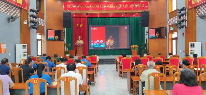 Các đại biểu dự Hội nghị trực tuyến 