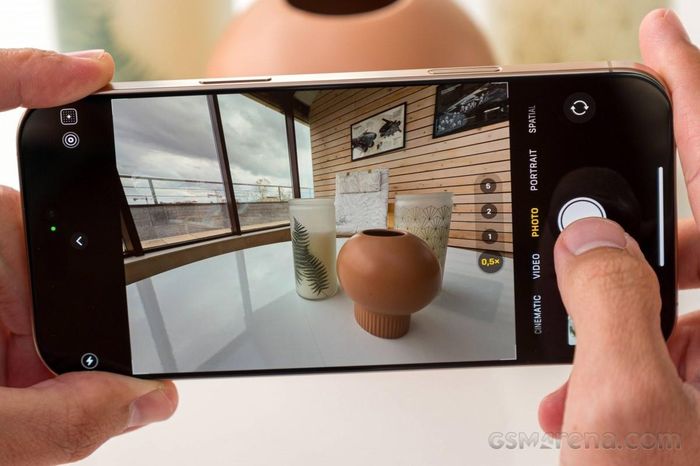  Giao diện camera trên iPhone 17 Pro Max. Ảnh: GSMArena. 