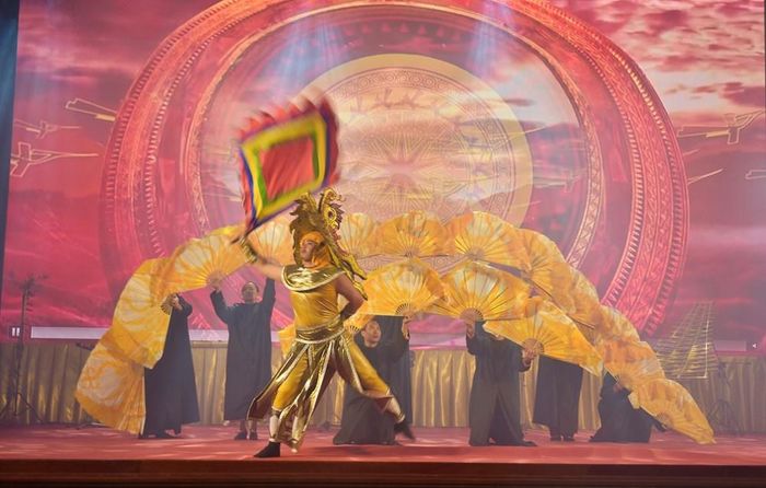 Tiết mục mở đầu “Huyền thoại Tiên Rồng”