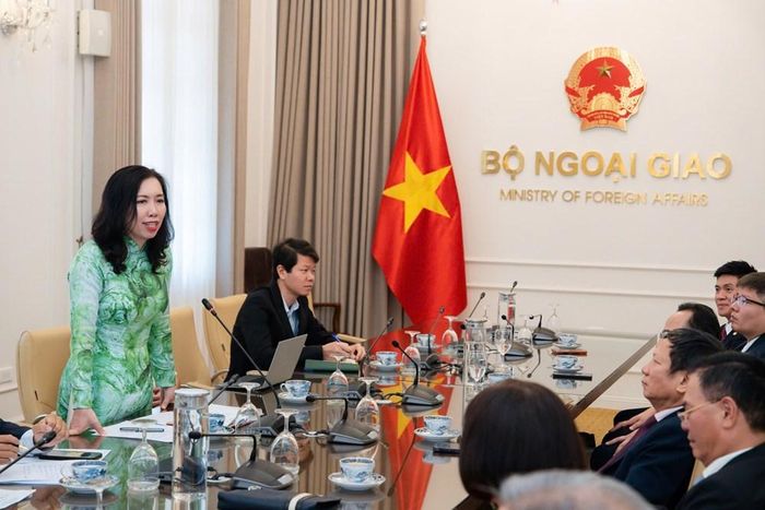 Thứ trưởng Bộ Ngoại giao Lê Thị Thu Hằng phát biểu