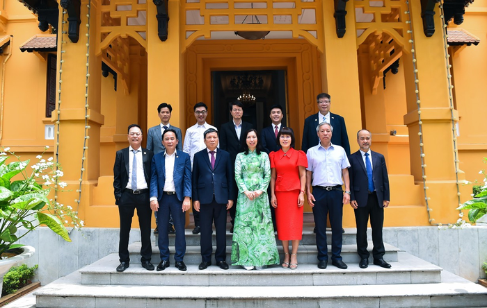  Thứ trưởng Bộ Ngoại giao Lê Thị Thu Hằng gặp mặt các đại biểu kiều bào Ủy viên Ủy ban Trung ương Mặt trận Tổ quốc Việt Nam khóa XI, nhiệm kỳ 2026-2031. Ảnh: TIÊU NGUYỄN 