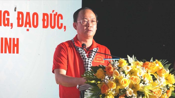  Đồng chí Nguyễn Khoa Hải, Phó Bí Đảng ủy các cơ quan Đảng TPHCM, phát biểu. Ảnh: VIỆT NGA 