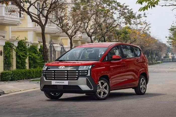 Hyundai Stargazer giảm hơn 100 triệu đồng và còn được gia hạn bảo hành lên tới 8 năm hoặc 120.000 km tùy điều kiện đến trước.
