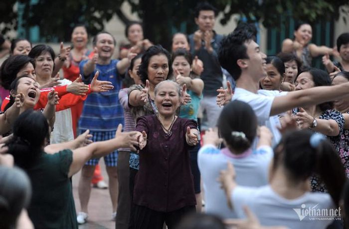 Trong quy hoạch tổng thể với tầm nhìn 100 năm, Hà Nội đặc biệt chú trọng phát triển kinh tế "bạc". Ảnh minh họa: Hoàng Hà